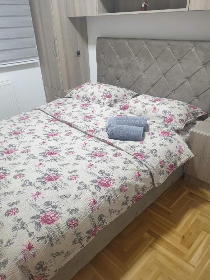 Apartman Lux S&V 1 Lukavica Istocno Sarajevo Hilandarska Centar Apartment Exterior photo